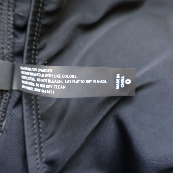 Torrid Wireless Short Asymmetrical Swim Dress with Brief Size 0 Black UPF 50+ - Picture 6 of 8